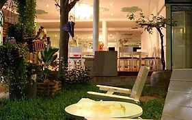 บ้านรัก อัมพวา